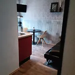 哈勒基公寓式酒店 3*