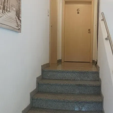 Harlekin Aparthotel 3*