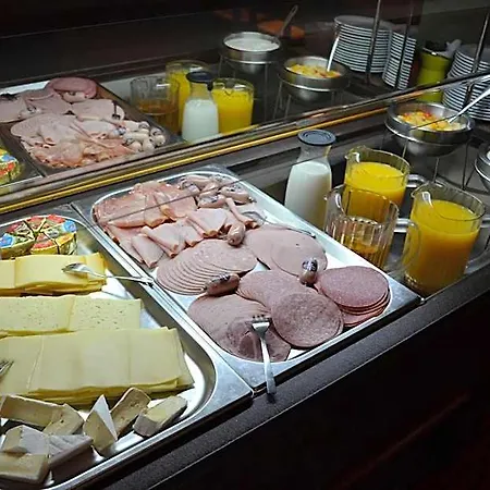 Harlekin Aparthotel 4*