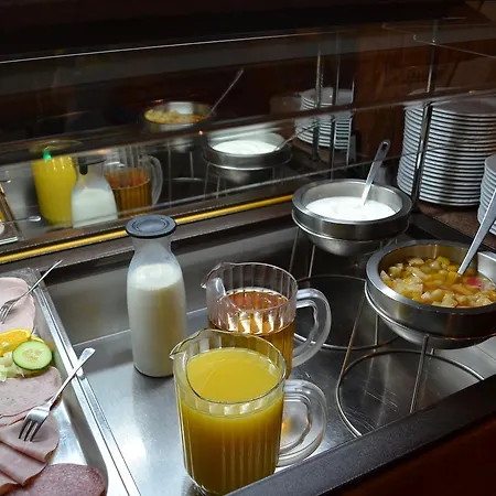 Harlekin Aparthotel 3*